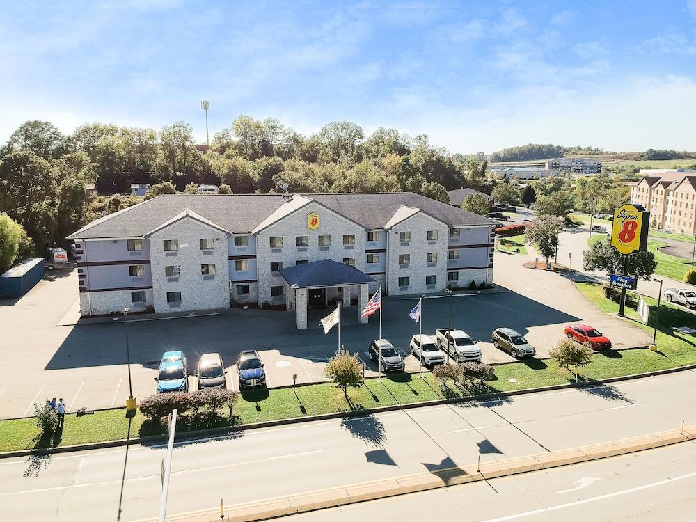 Super 8 By Wyndham Uniontown Pa Hotel Exterior photo