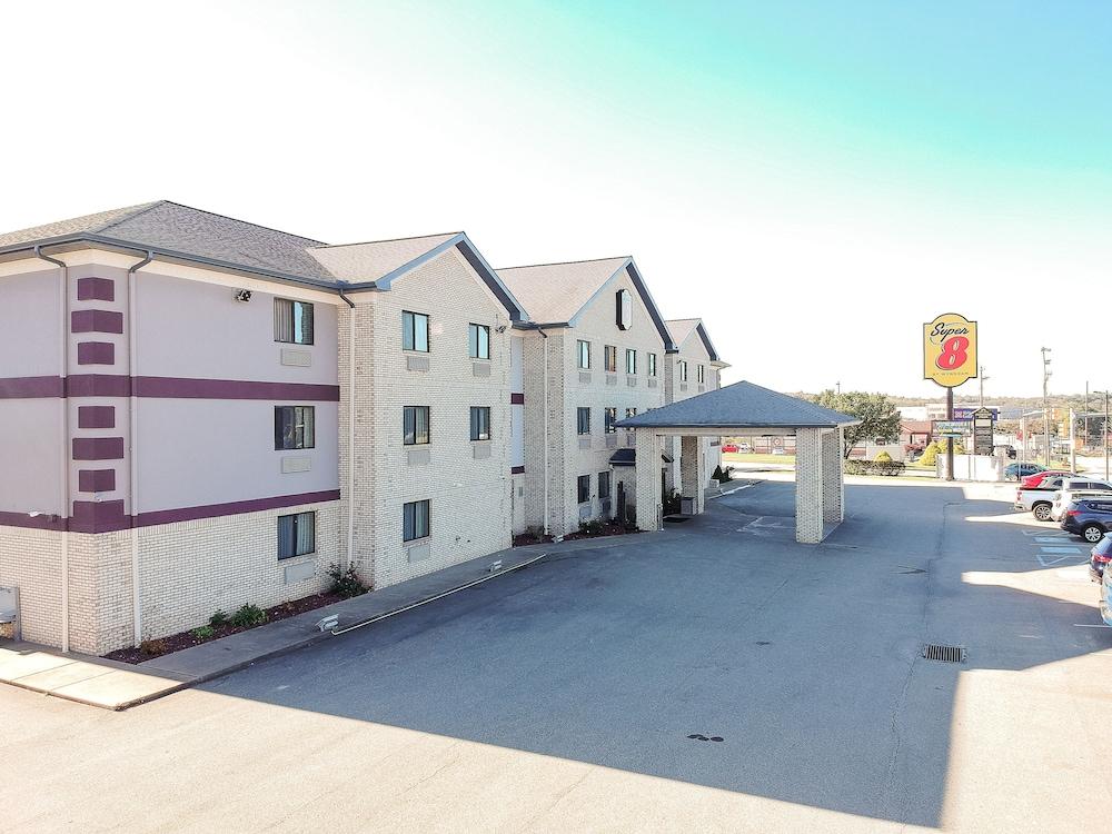Super 8 By Wyndham Uniontown Pa Hotel Exterior photo