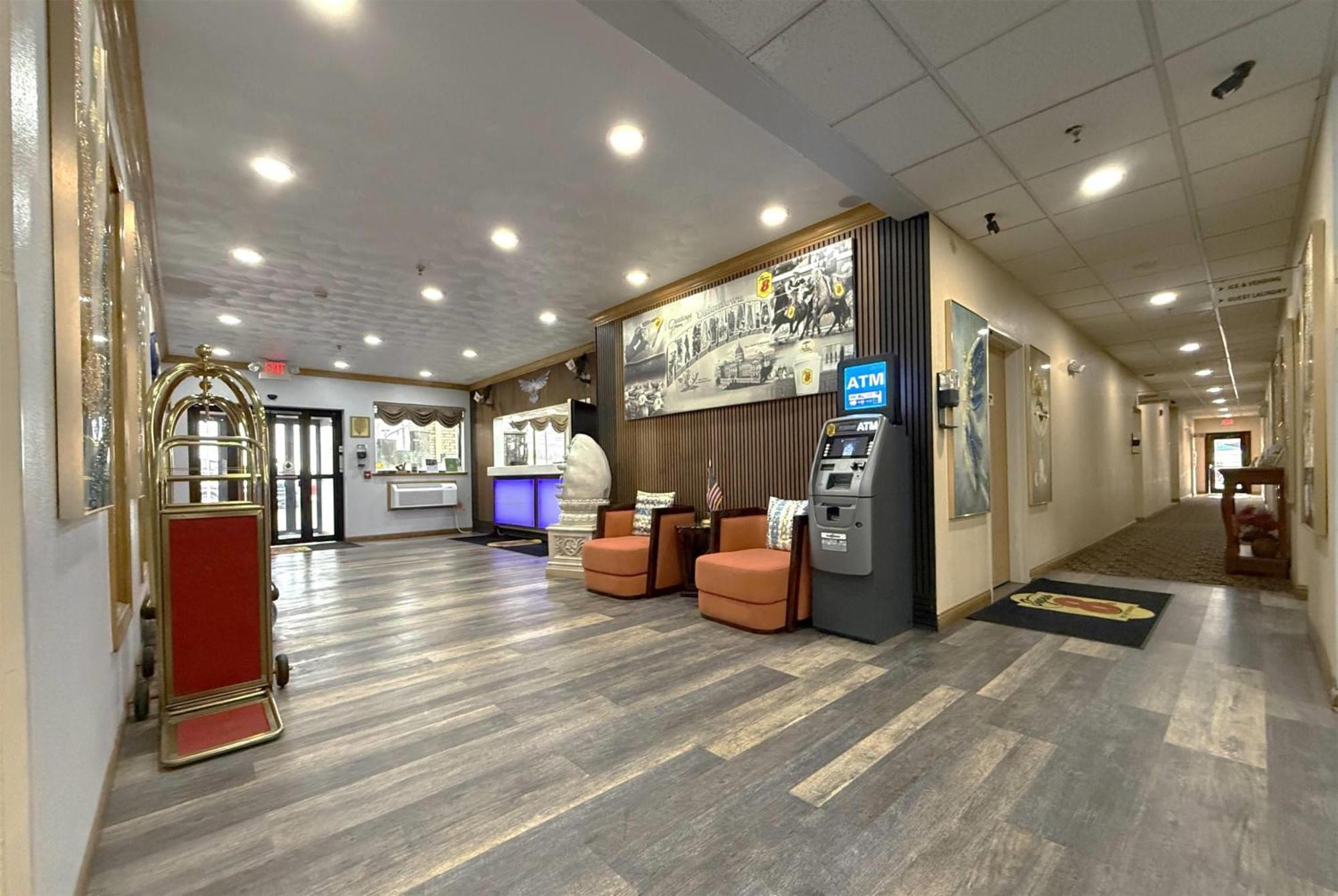 Super 8 By Wyndham Uniontown Pa Hotel Exterior photo